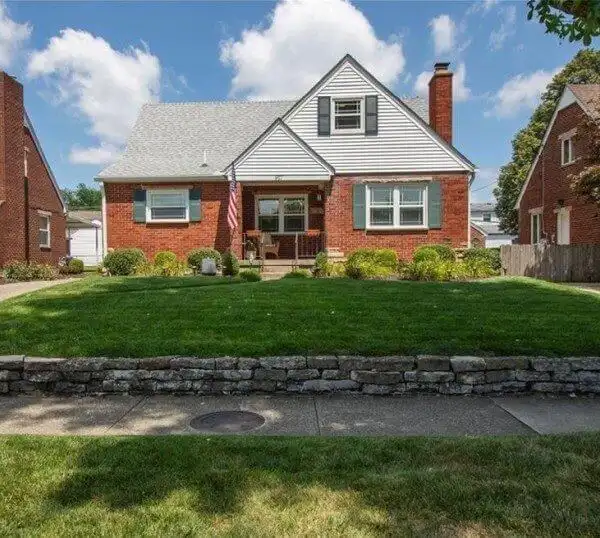 917 Warrington Place, Oakwood, a home Lori Lyons helped close